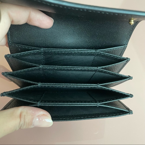 SADDLE FLAP CARD HOLDER - Picture 4 of 8